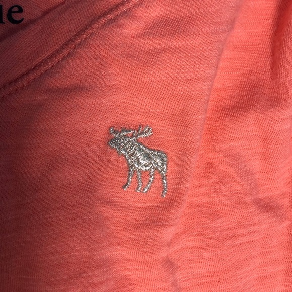 Cute Abercrombie v-neck t! - Picture 3 of 4